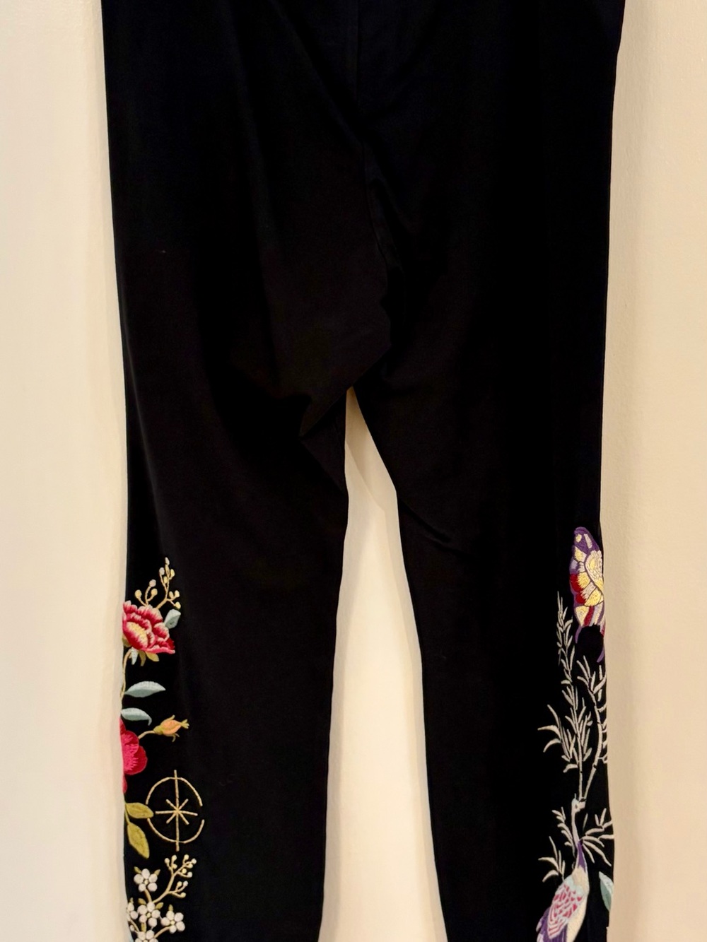 Johnny Was Black leggings NWT , Size Large - Picture 8 of 8
